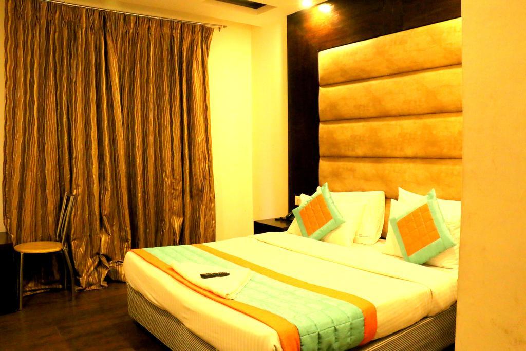 Hotel Benz International 德里 外观 照片