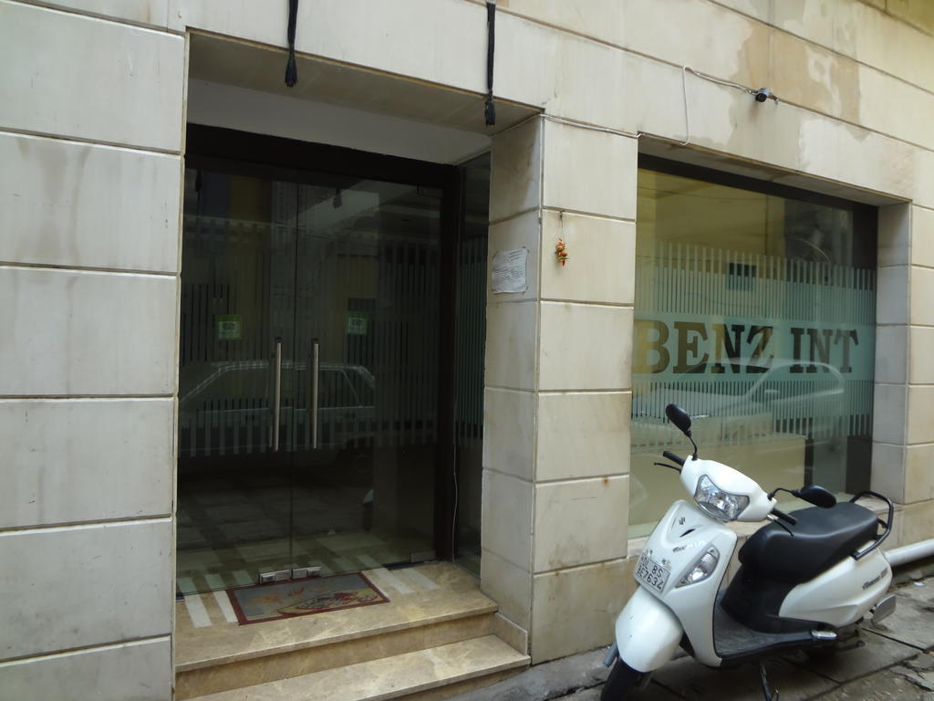 Hotel Benz International 德里 外观 照片