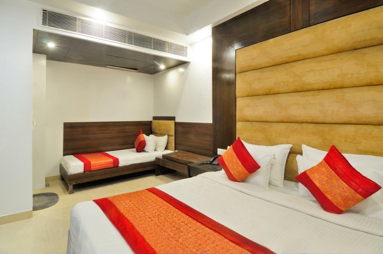 Hotel Benz International 德里 外观 照片