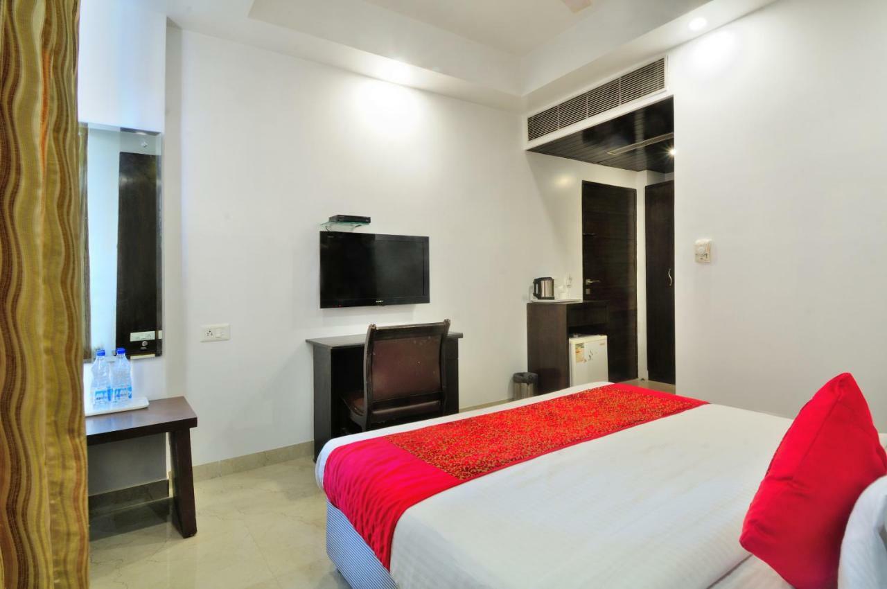 Hotel Benz International 德里 外观 照片
