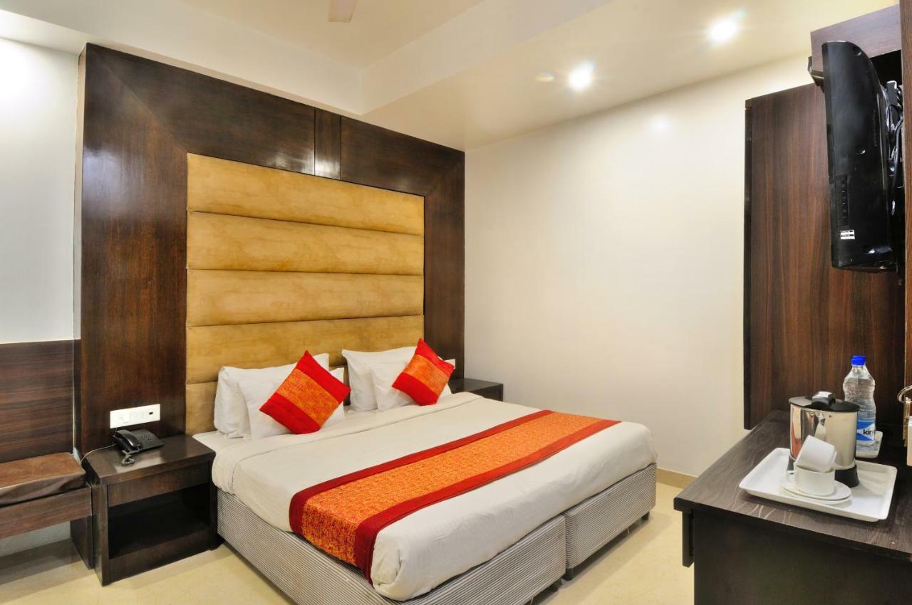 Hotel Benz International 德里 外观 照片